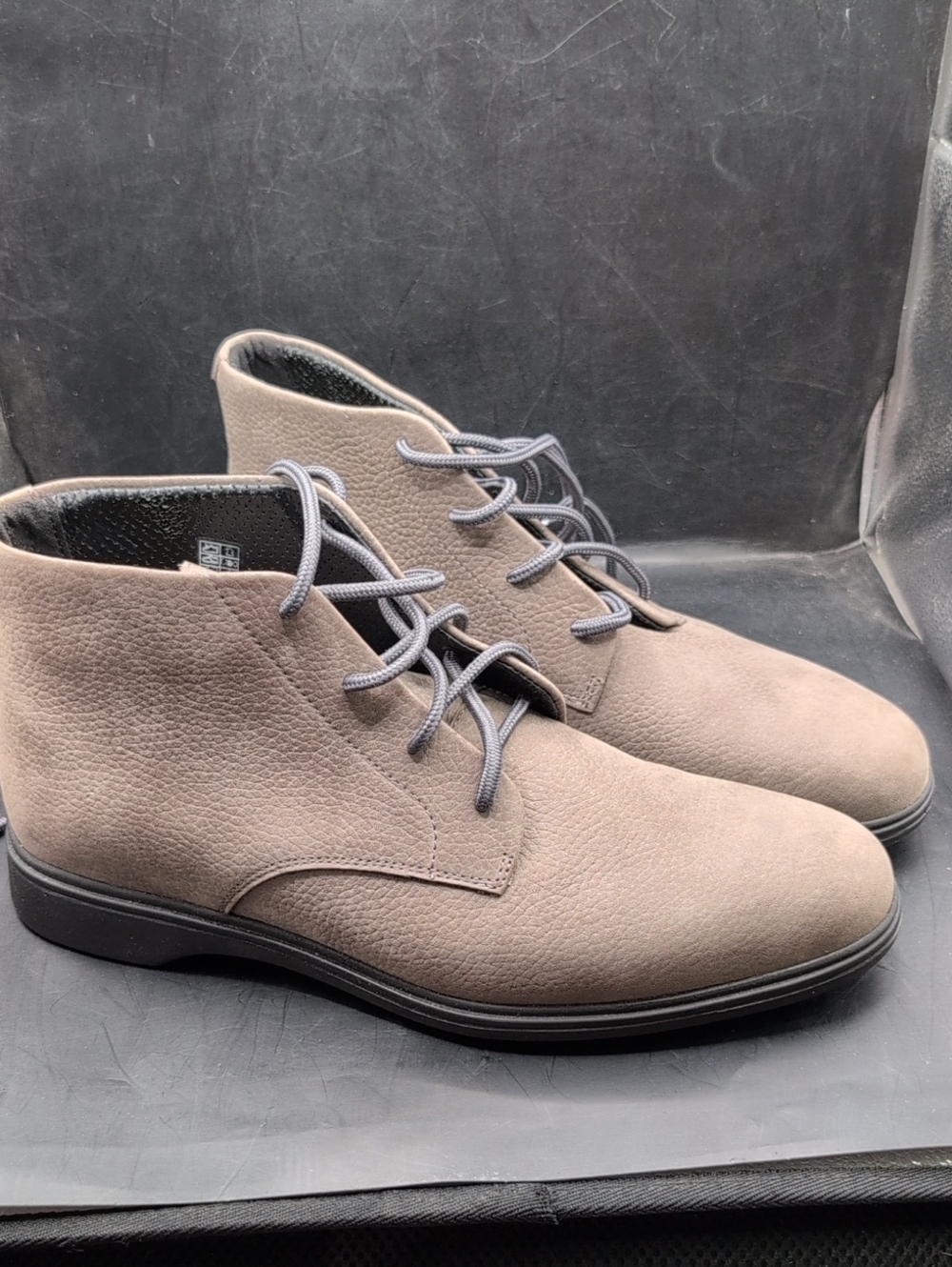Amberjack The Chukka Steel Gray Men's Nubuck Leather  size 9.5